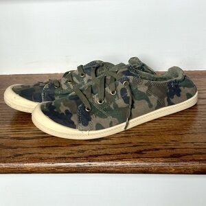 Time and Tru Camouflage  Women’s Sneakers